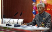 邀请老红军到校进行爱国主义教育